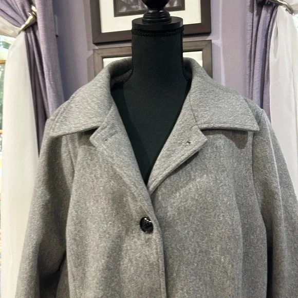 Gray Women's Coat - Picture 3 of 6